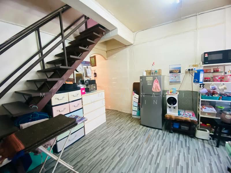 2-storey Terraced House for Sale in Batu Caves (Selangor) - Muhammad Nazli Mohd Amin - Stairs - PropertyGuru.com.my