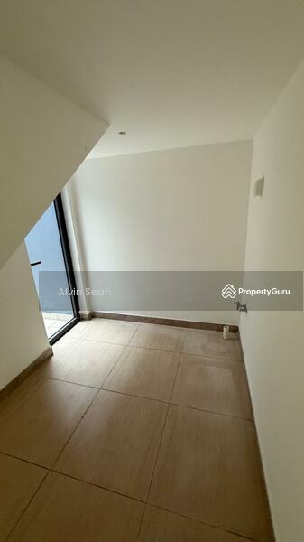 Bungalow for Sale in Forest City (Gelang Patah) - Alvin Seah - Corridor - PropertyGuru.com.my