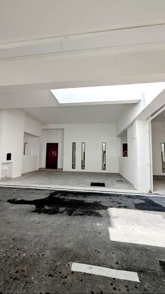 Rumah Teres 4-Tingkat untuk Dijual di Damansara Perdana (Selangor) - Kin Keong Woo - Car Park - PropertyGuru.com.my