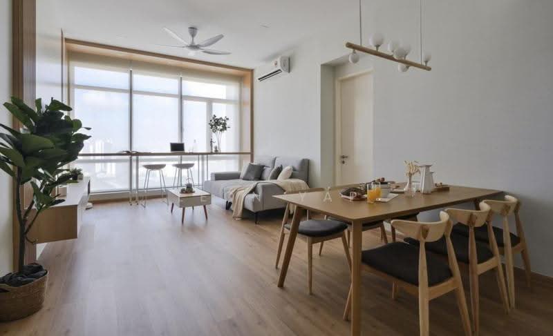 Kediaman Servis untuk Dijual di Millerz Square Serviced Residence - Leon Yap - Living Room - PropertyGuru.com.my