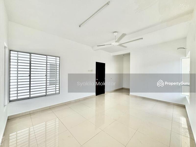 2-storey Terraced House for Sale in Puncak Bestari (Puncak Alam) - Syakila Mokhtar - Living Room - PropertyGuru.com.my