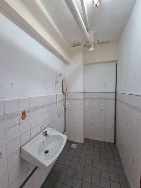Condominium for Rent at Bukit Pandan Kondominium 1 - CC Hong - Bathroom - PropertyGuru.com.my