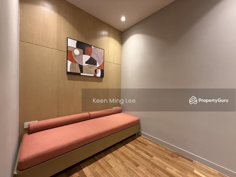 Guest room/ work area 