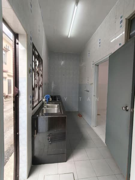 2-storey Terraced House for Sale in Bukit Indah (Iskandar Puteri (Nusajaya)) - Sally Tan - Kitchen - PropertyGuru.com.my