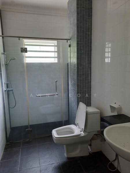 Semi-Detached House for Sale in Permai Jaya (Tanjung Bungah) - Anna Koay - Bathroom - PropertyGuru.com.my