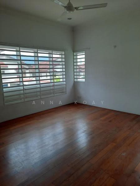 Semi-Detached House for Sale in Permai Jaya (Tanjung Bungah) - Anna Koay - Bedroom - PropertyGuru.com.my