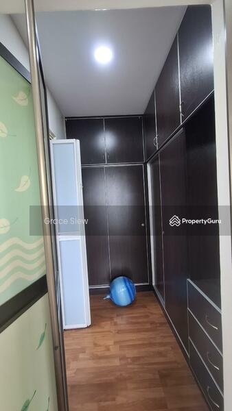 Walk in wardrobe