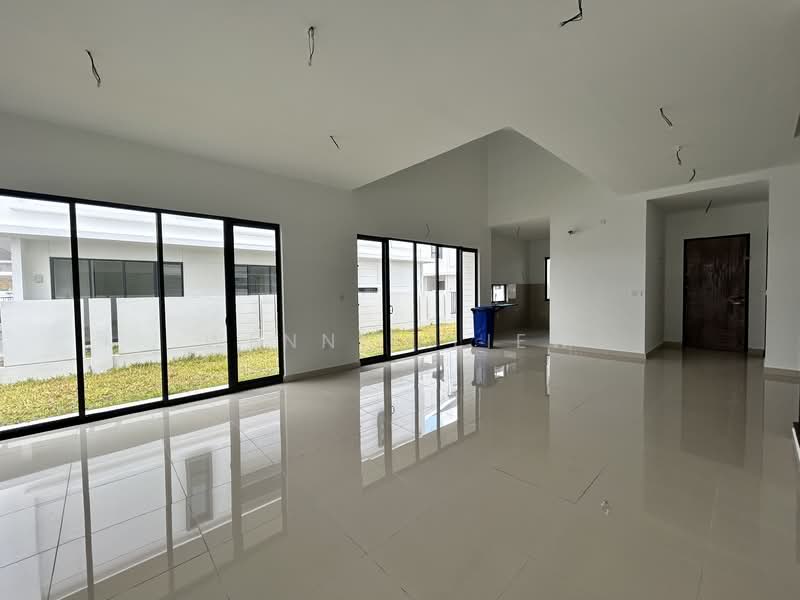 Rumah Berkembar untuk Dijual di Elmina (Shah Alam) - Wennie Liew - Living Room - PropertyGuru.com.my