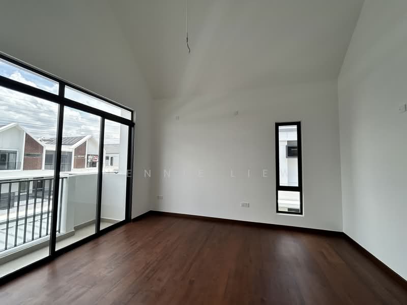 Rumah Berkembar untuk Dijual di Elmina (Shah Alam) - Wennie Liew - Living Room - PropertyGuru.com.my