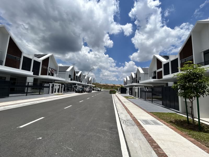 Rumah Berkembar untuk Dijual di Elmina (Shah Alam) - Wennie Liew - Exterior - PropertyGuru.com.my