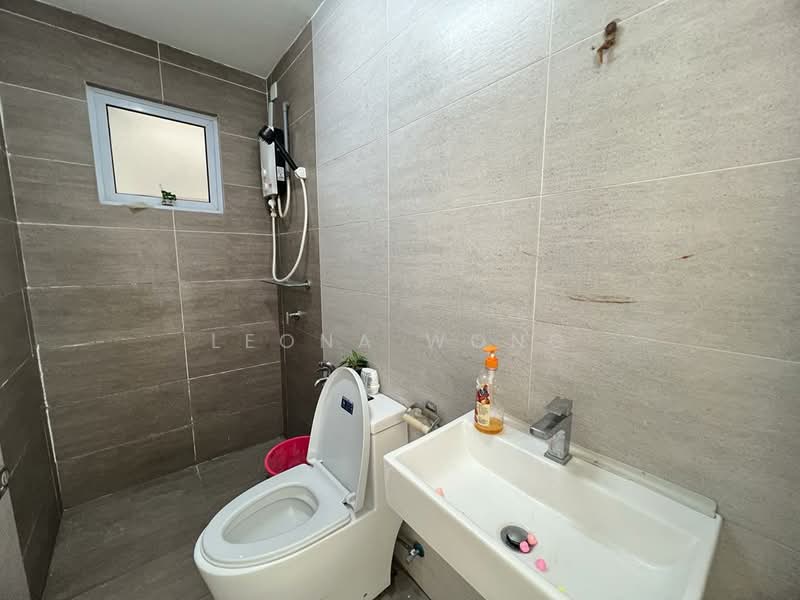 Kondominium untuk Disewa di Koi Suites - Leona Wong - Bathroom - PropertyGuru.com.my