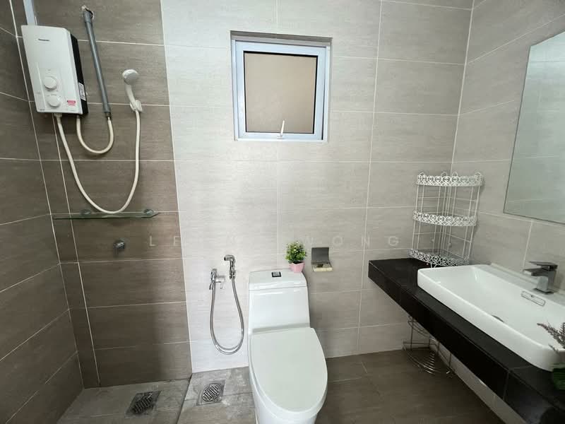 Kondominium untuk Disewa di Koi Suites - Leona Wong - Bathroom - PropertyGuru.com.my