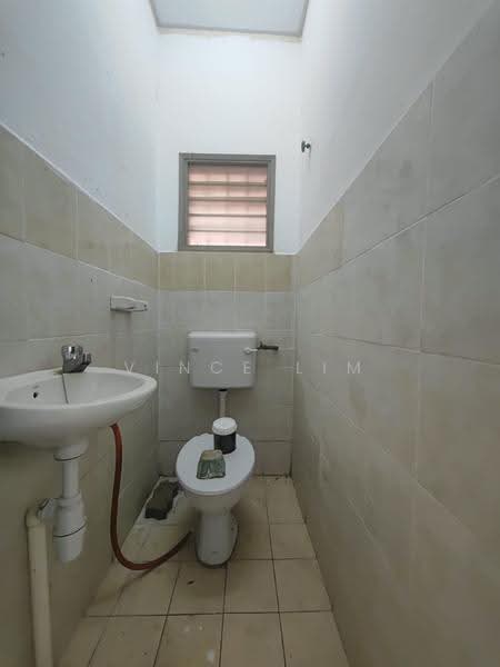 1-storey Terraced House for Sale in Taman Puncak Jalil (Seri Kembangan) - Vince Lim - Bathroom - PropertyGuru.com.my