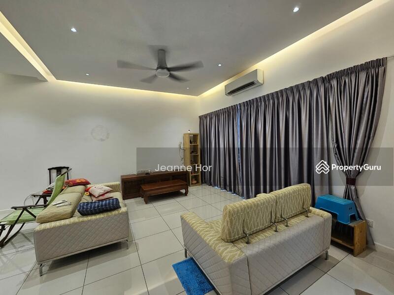 2-storey Terraced House for Sale in 16 Sierra (Puchong) - Jeanne Hor - Living Room - PropertyGuru.com.my