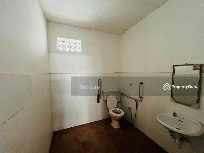 Shop for Rent in George Town (Penang) - Ben Lee - Bathroom - PropertyGuru.com.my