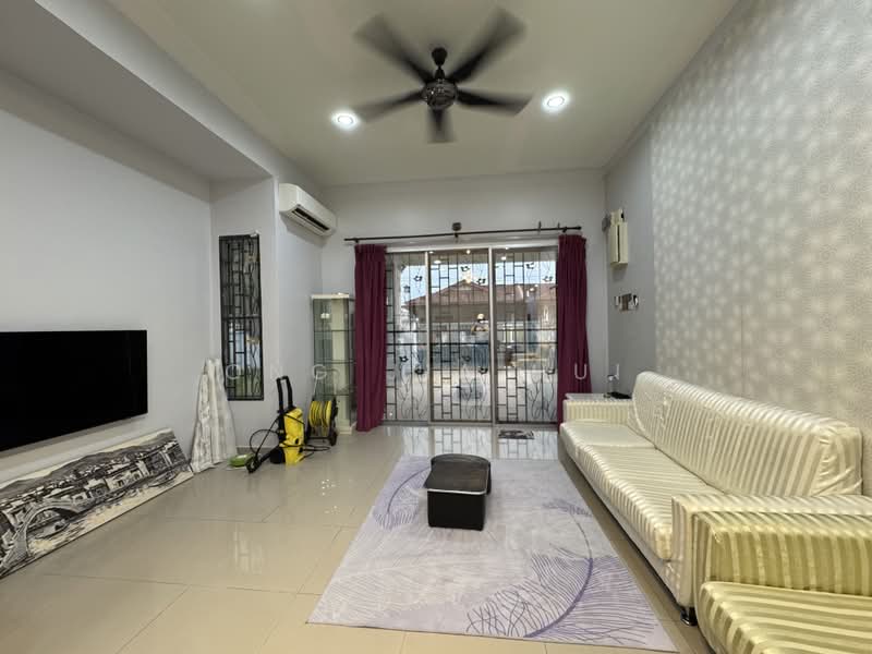 Semi-Detached House for Sale in Taman Rasah Kemayan (Rasah) - Ong Jia Hui - Living Room - PropertyGuru.com.my