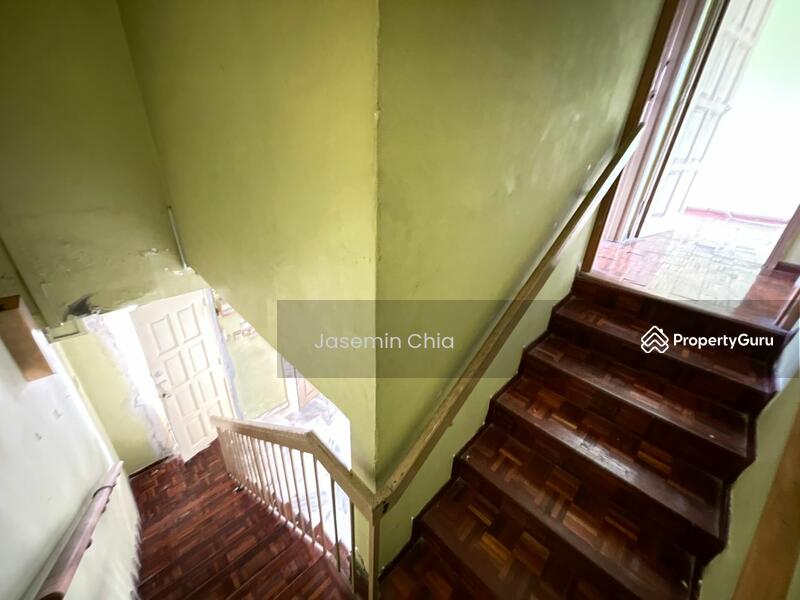 Rumah Teres 2 Tingkat untuk Dijual di Kepong (Kuala Lumpur) - Jasemin Chia - Stairs - PropertyGuru.com.my