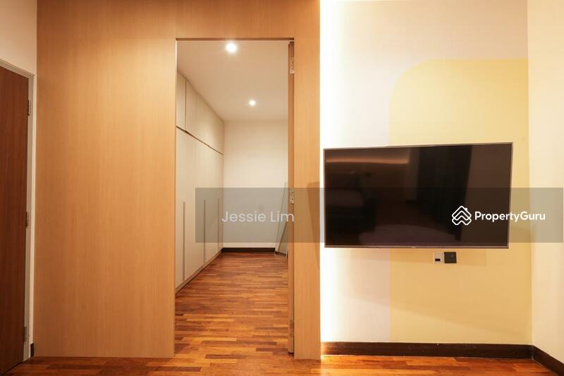 master bedroom- fitting room