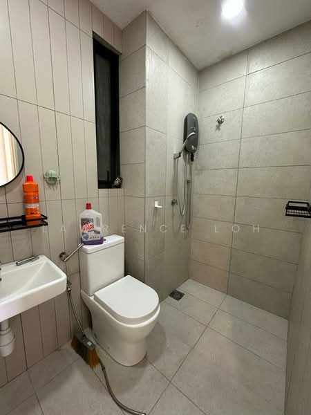 Service Residence for Rent at Kenwingston Avenue - Lawrence Loh - Bathroom - PropertyGuru.com.my