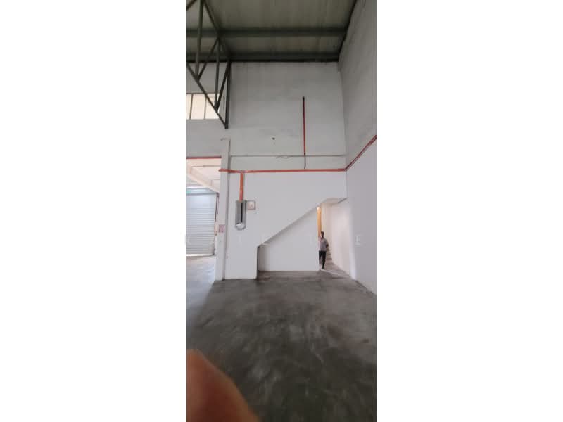 Terrace Factory for Rent in Taman Desa Cemerlang (Ulu Tiram) - Kate Tee - Corridor - PropertyGuru.com.my