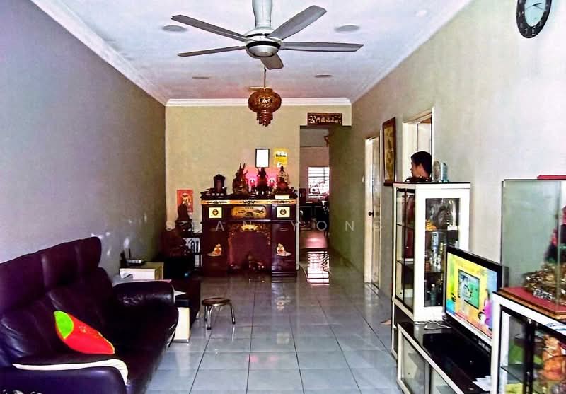 Rumah Teres 1 Tingkat untuk Dijual di Taman Ehsan (Kepong) - Sean Yong - Living Room - PropertyGuru.com.my