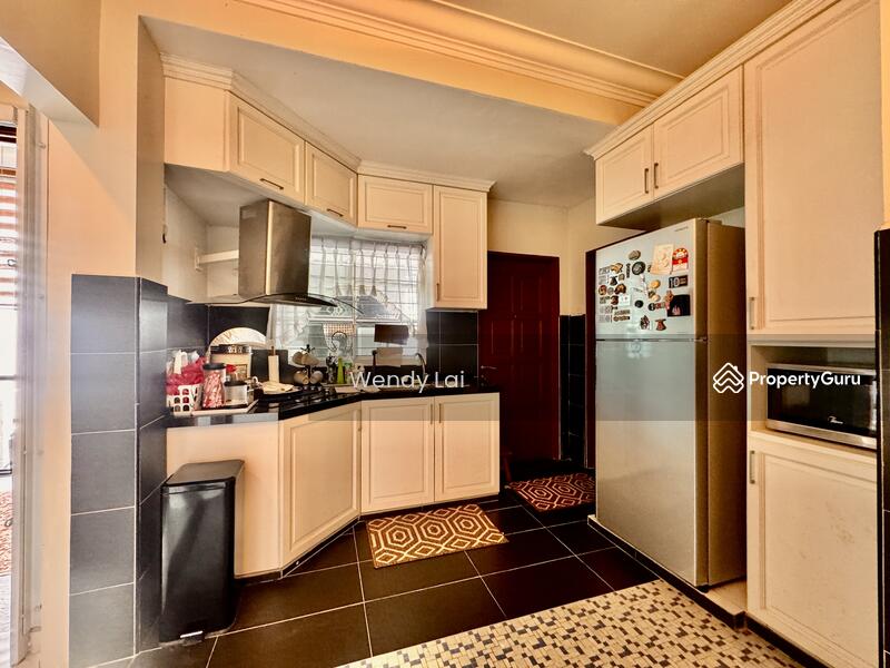 Untuk Dijual - Straits View 18