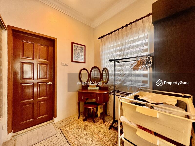 Untuk Dijual - Straits View 18