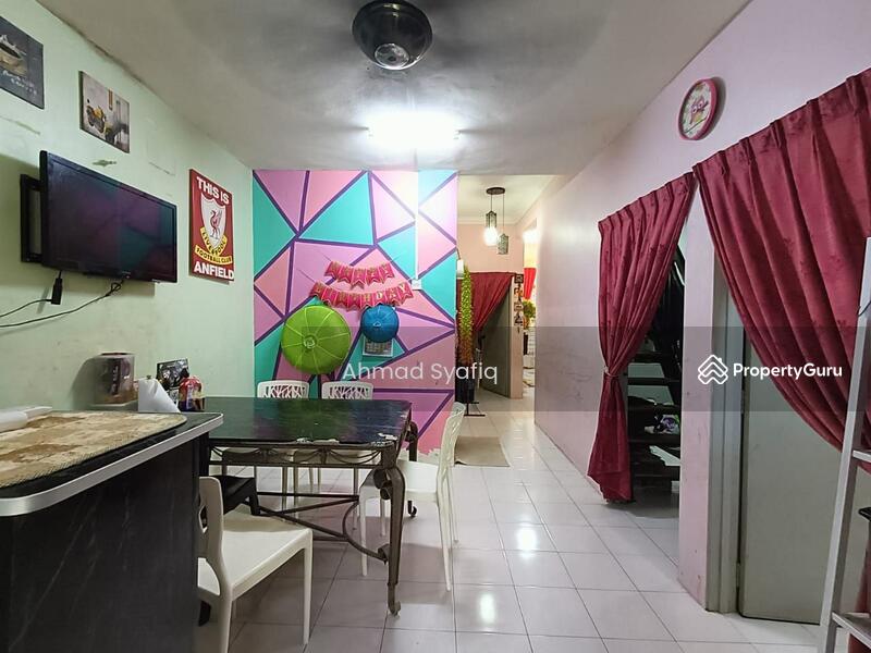 1-storey Terraced House for Sale in Kampung Batu 9 Kebun Baru (Telok Panglima Garang) - Ahmad Syafiq - Living Room - PropertyGuru.com.my