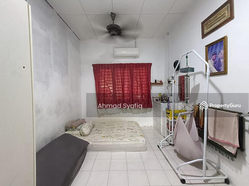 1-storey Terraced House for Sale in Kampung Batu 9 Kebun Baru (Telok Panglima Garang) - Ahmad Syafiq - Bedroom - PropertyGuru.com.my