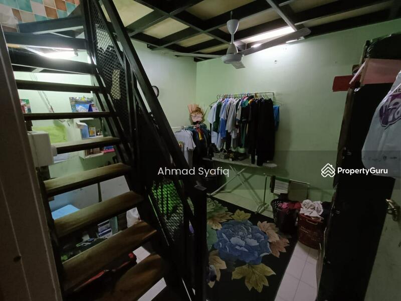 1-storey Terraced House for Sale in Kampung Batu 9 Kebun Baru (Telok Panglima Garang) - Ahmad Syafiq - Hallway - PropertyGuru.com.my