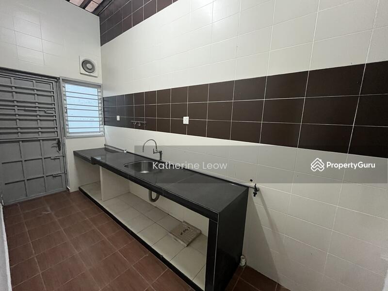 For Sale - D'Grande 2-Storey 32x70 Cluster House