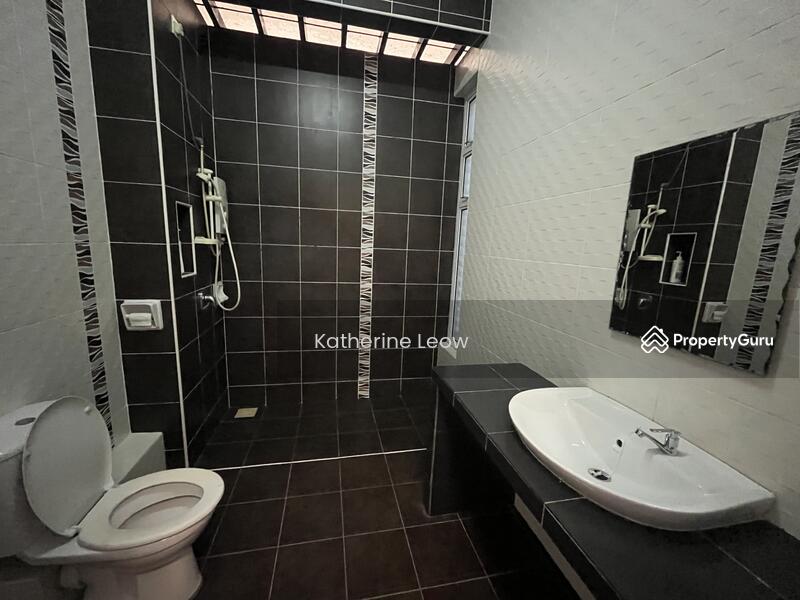 For Sale - D'Grande 2-Storey 32x70 Cluster House