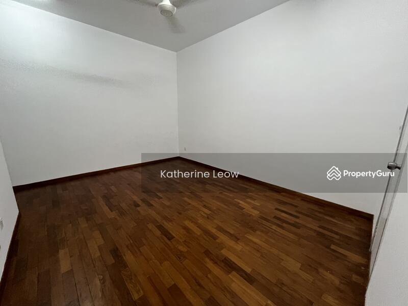 For Sale - D'Grande 2-Storey 32x70 Cluster House