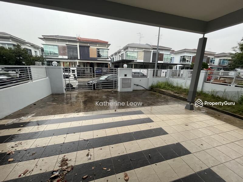 For Sale - D'Grande 2-Storey 32x70 Cluster House