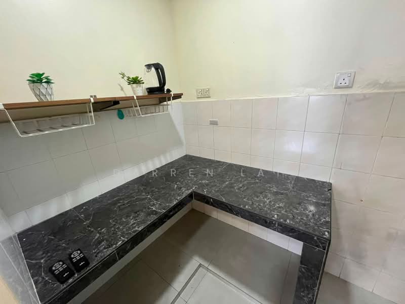 Pangsapuri untuk Dijual di Jelutong Apartment - Darren Lai - Kitchen - PropertyGuru.com.my