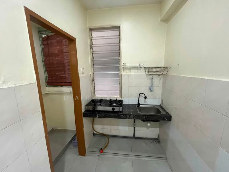 Pangsapuri untuk Dijual di Jelutong Apartment - Darren Lai - Kitchen - PropertyGuru.com.my