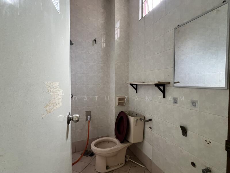 2-storey Terraced House for Sale in Bandar Baru Bangi (Selangor) - Wardatu Zamzam - Bathroom - PropertyGuru.com.my