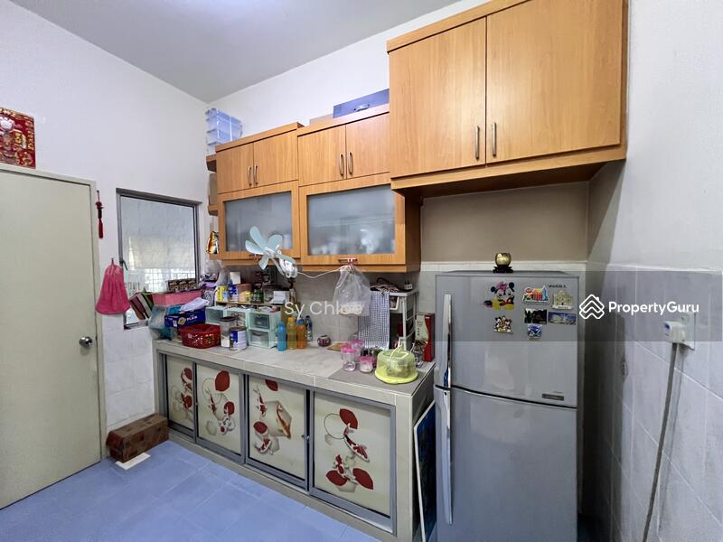 Dry Kitchen