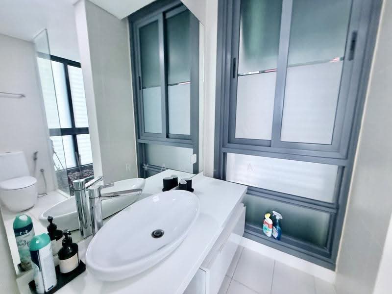 Kediaman Servis untuk Disewa di Vogue Suites One - Ryan Lua - Bathroom - PropertyGuru.com.my