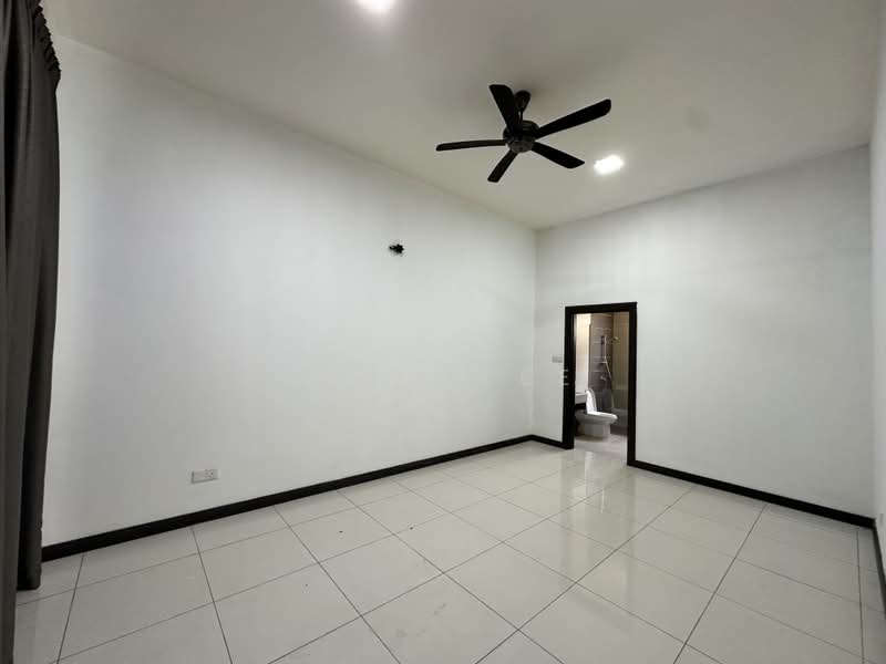 Rumah Berkembar untuk Dijual di Setia Eco Park (Setia Alam) - Jess Tee - Bathroom - PropertyGuru.com.my