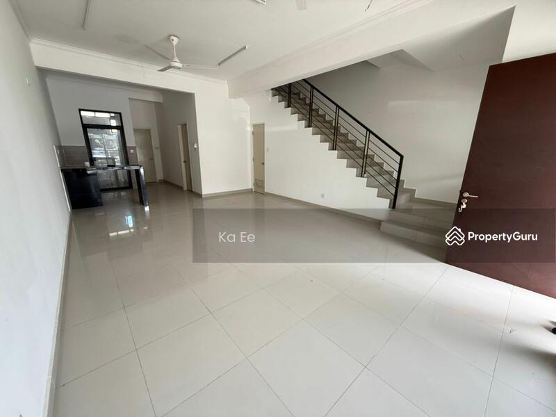2-storey Terraced House for Sale in Bandar Seri Coalfields (Sungai Buloh) - Ka Ee - Living Room - PropertyGuru.com.my