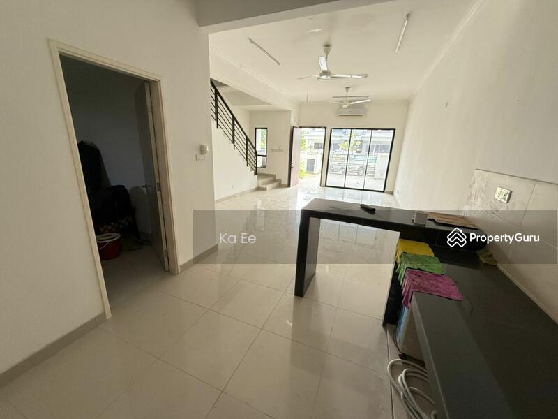 2-storey Terraced House for Sale in Bandar Seri Coalfields (Sungai Buloh) - Ka Ee - Living Room - PropertyGuru.com.my