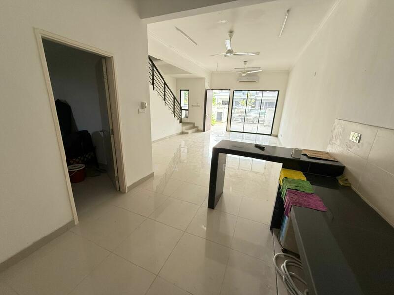 2-storey Terraced House for Sale in Bandar Seri Coalfields (Sungai Buloh) - Ka Ee - Living Room - PropertyGuru.com.my