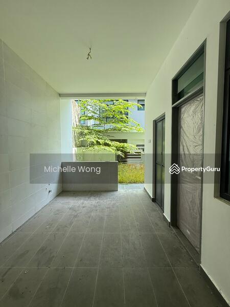 Wet kitchen area 