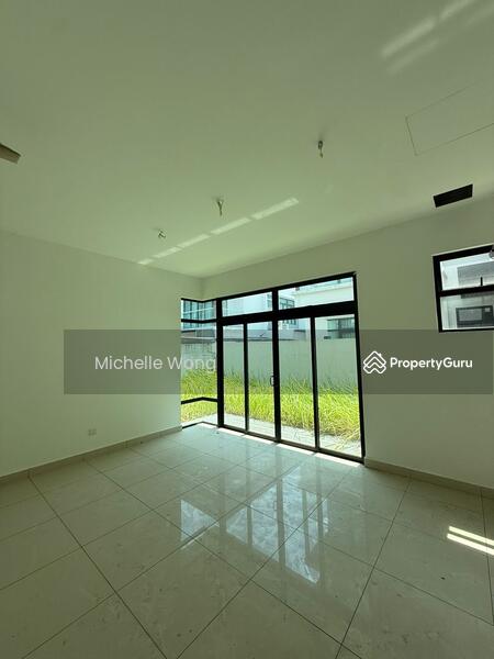 Downstairs living hall facing frontv