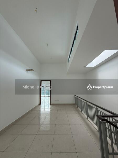 Upstairs corridor 