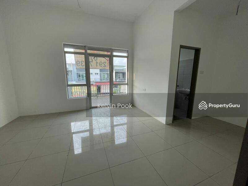 2-storey Terraced House for Sale in Sepang (Selangor) - Kelvin Pook - Living Room - PropertyGuru.com.my