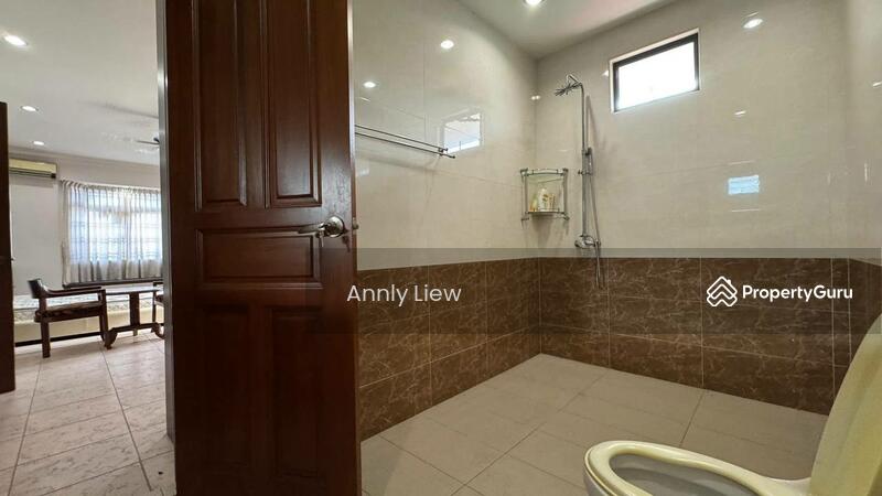 Rumah Banglo untuk Dijual di Taman Rinting (Masai) - Annly Liew - Bathroom - PropertyGuru.com.my