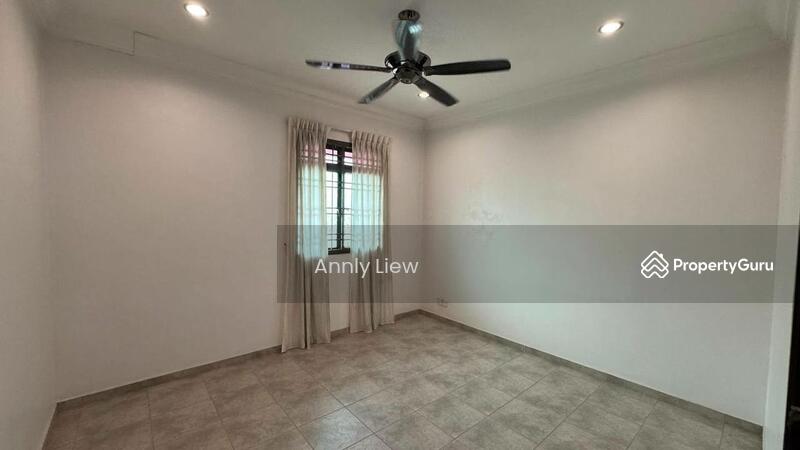 Rumah Banglo untuk Dijual di Taman Rinting (Masai) - Annly Liew - Bedroom - PropertyGuru.com.my