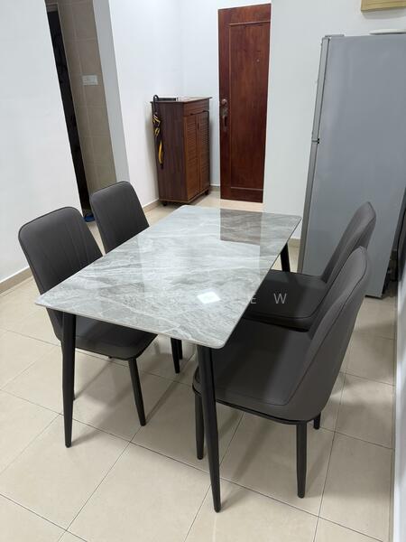 Sri Samudera Apartment (Seaview Residence Suites) untuk Untuk Disewa - RM 1,900 /bulan, Feb 2026 - Dining Room - PropertyGuru.com.my